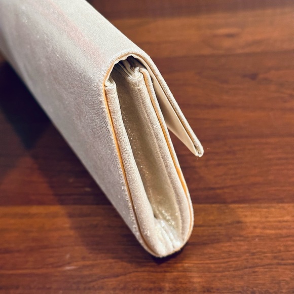 🌟HP🌟VTG Elegant Soft Gold Metallic Snap Clutch Evening Bag - Picture 3 of 10